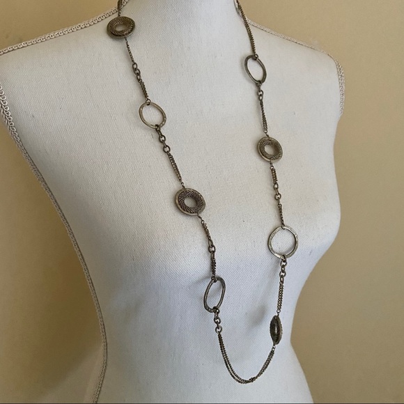 *SALE* LOFT Silver Circle Necklace - Picture 4 of 7